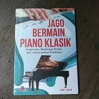 Jago Bermain Piano Klasik